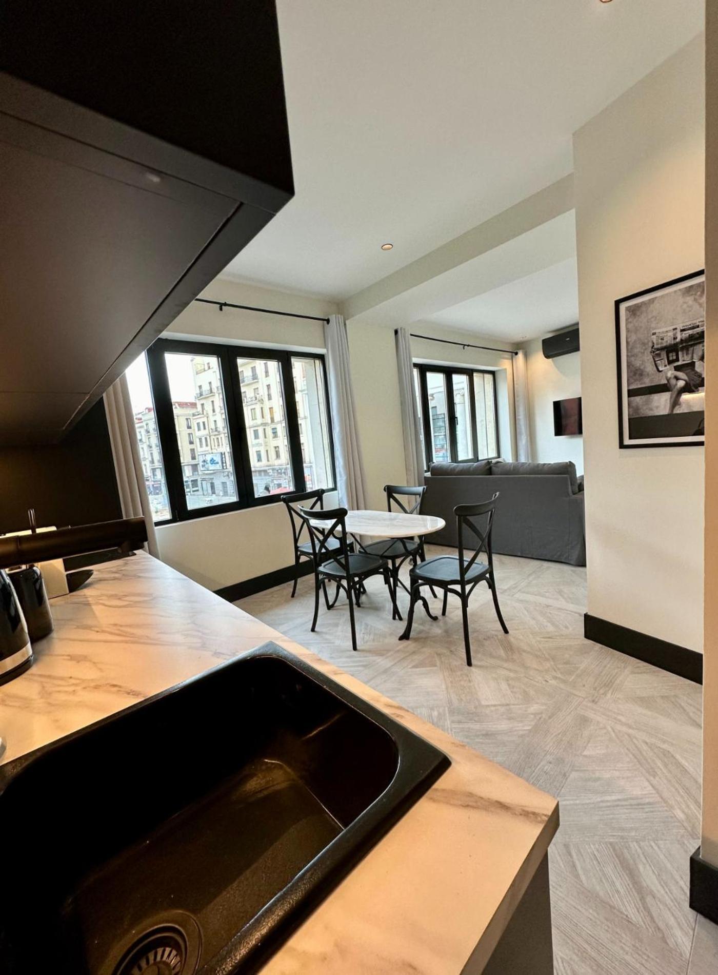 Chic Apt Para 4Pax En Plaza Del Carmen-Gran Via E2 Madrid Exterior photo